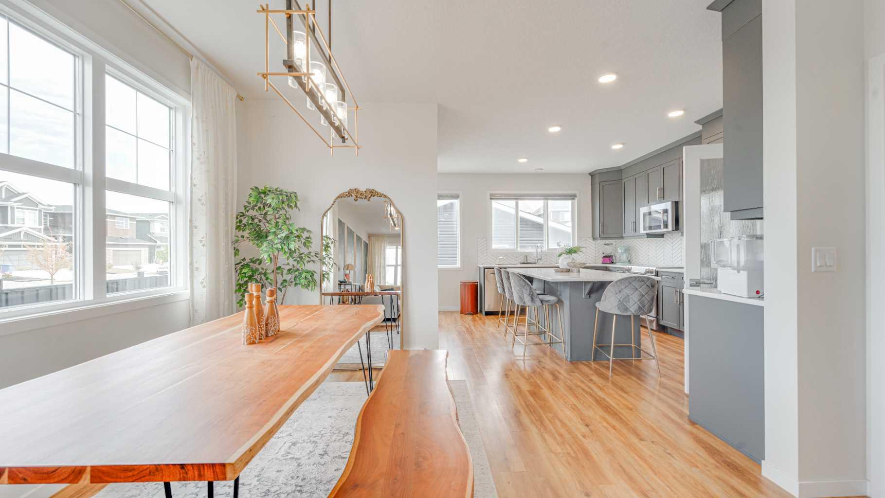 484 Redstone Boulevard NE