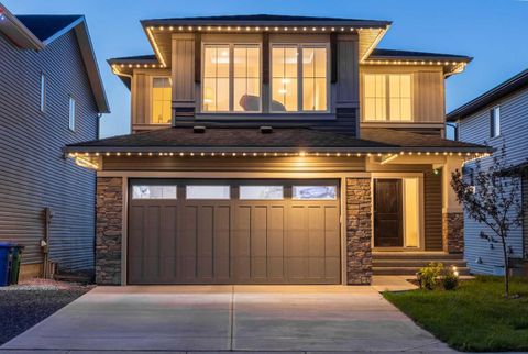 656 Bayview Way SW Airdrie AB T4B 3N6
