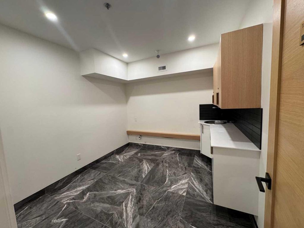 Photo of 222 14 Avenue SE, Calgary, AB T2G 1C7 (MLS # A2285803)