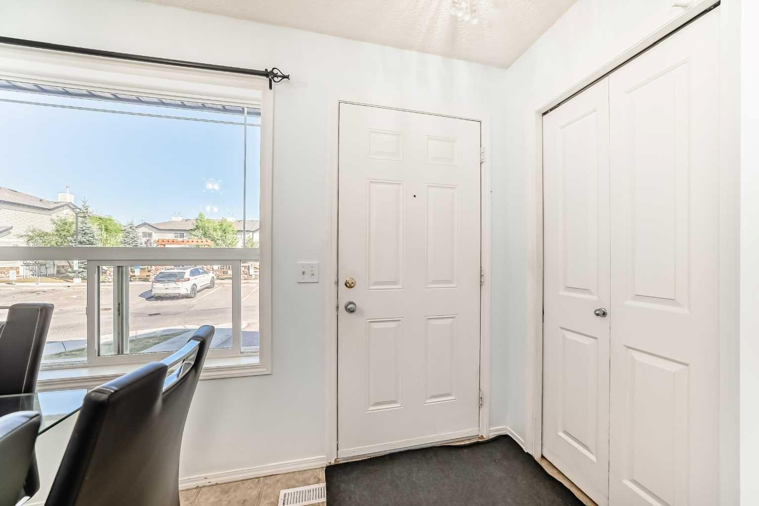 115 Saddlebrook Point NE