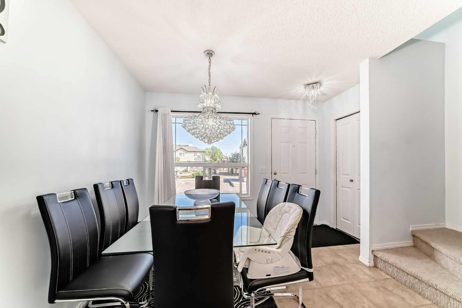 115 Saddlebrook Point NE