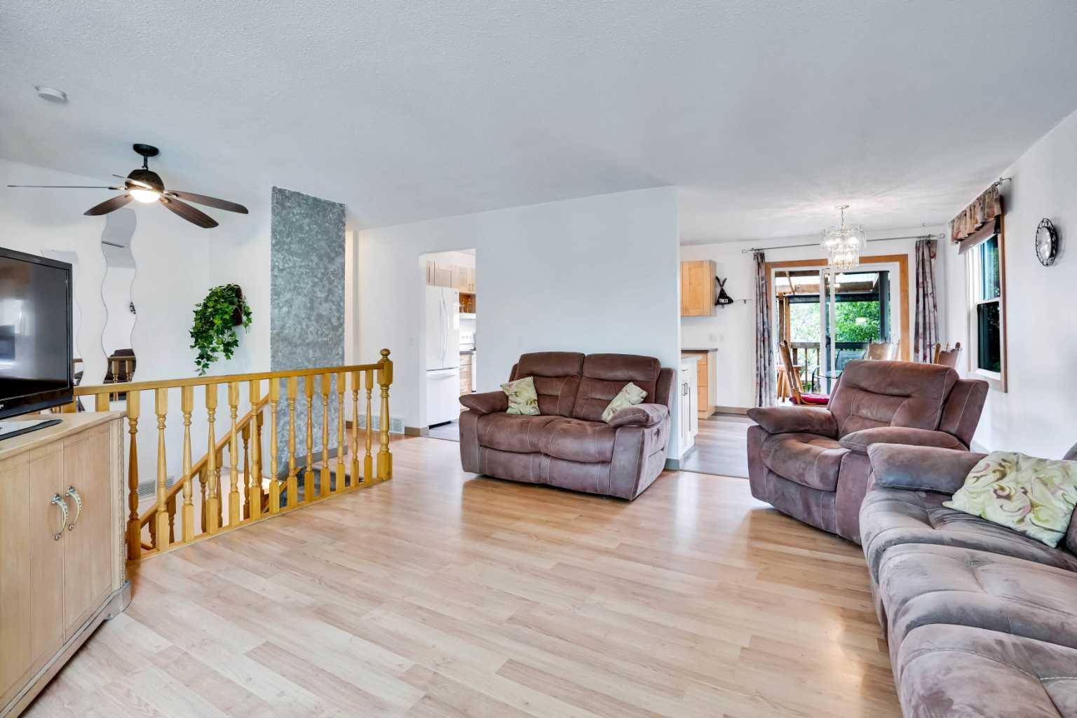 16 Rundleson Way NE