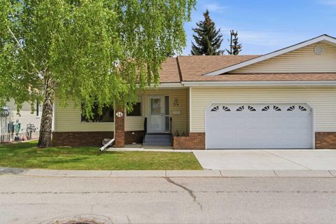 Photo of 34 Vandoos Gardens NW, Calgary, AB T3A 4W4 (MLS # A2310190)