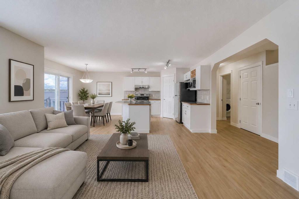 Photo of 130 Somerglen Way SW, Calgary, AB T2Y 4B2 (MLS # A2331916)