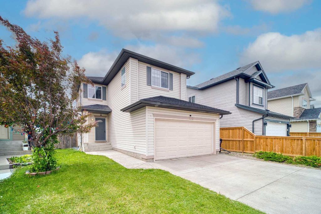Photo of 130 Somerglen Way SW, Calgary, AB T2Y 4B2 (MLS # A2331916)