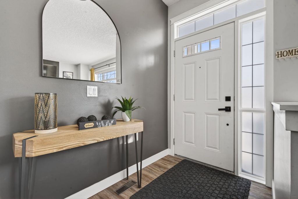 Photo of 43 Drake Landing Common, Okotoks, AB T1S 2M4 (MLS # A2288346)