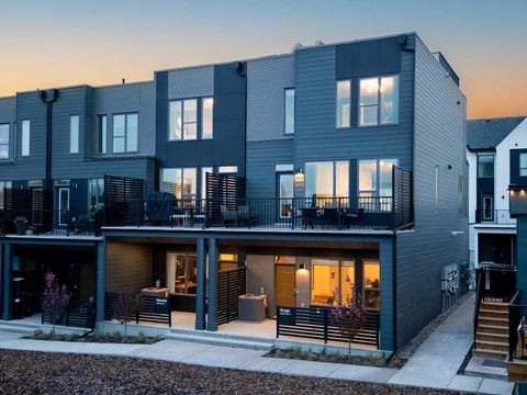 220 Sovereign Common SW Calgary AB T3C 3Y3