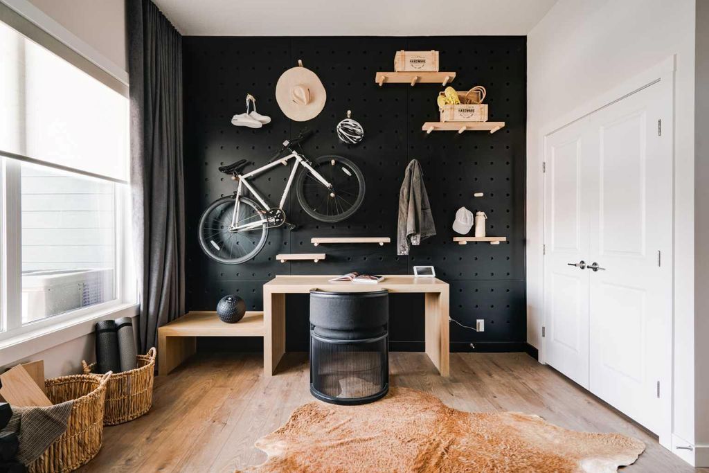 Photo of 220 Sovereign Common SW, Calgary, AB T3C 3Y3 (MLS # A2293288)