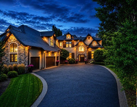 Photo of 116 Lynx Ridge Road NW, Calgary, AB T3L 2M4 (MLS # A2330784)