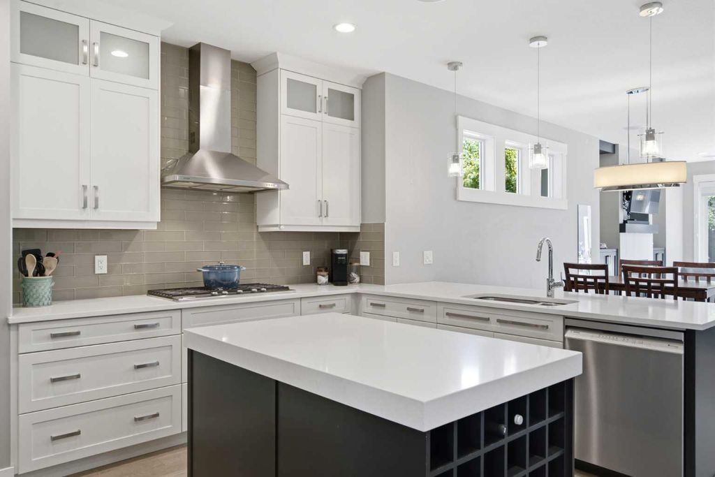 Photo of 2827B 40 Street SW, Calgary, AB T3E 3J7 (MLS # A2321565)