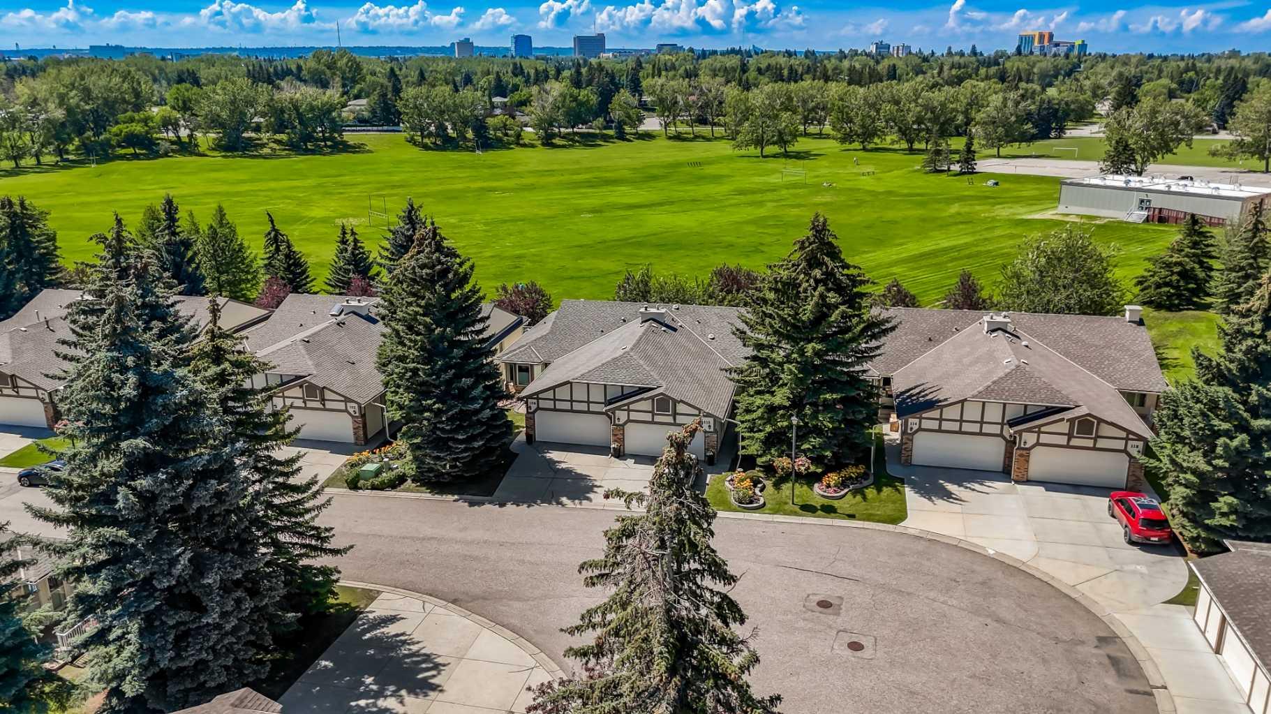 106 Confederation Villas NW