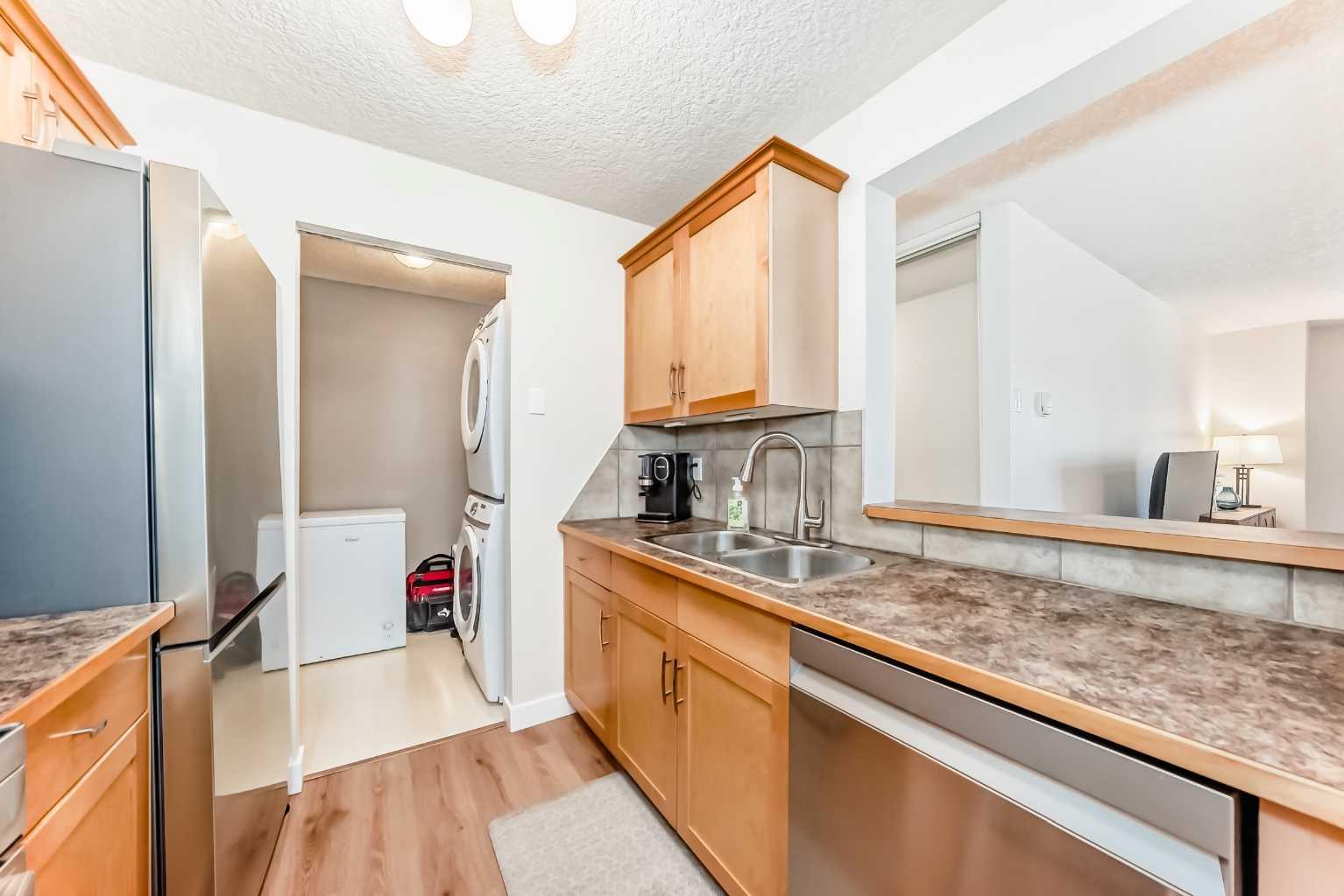 13045 6 Street SW 3207