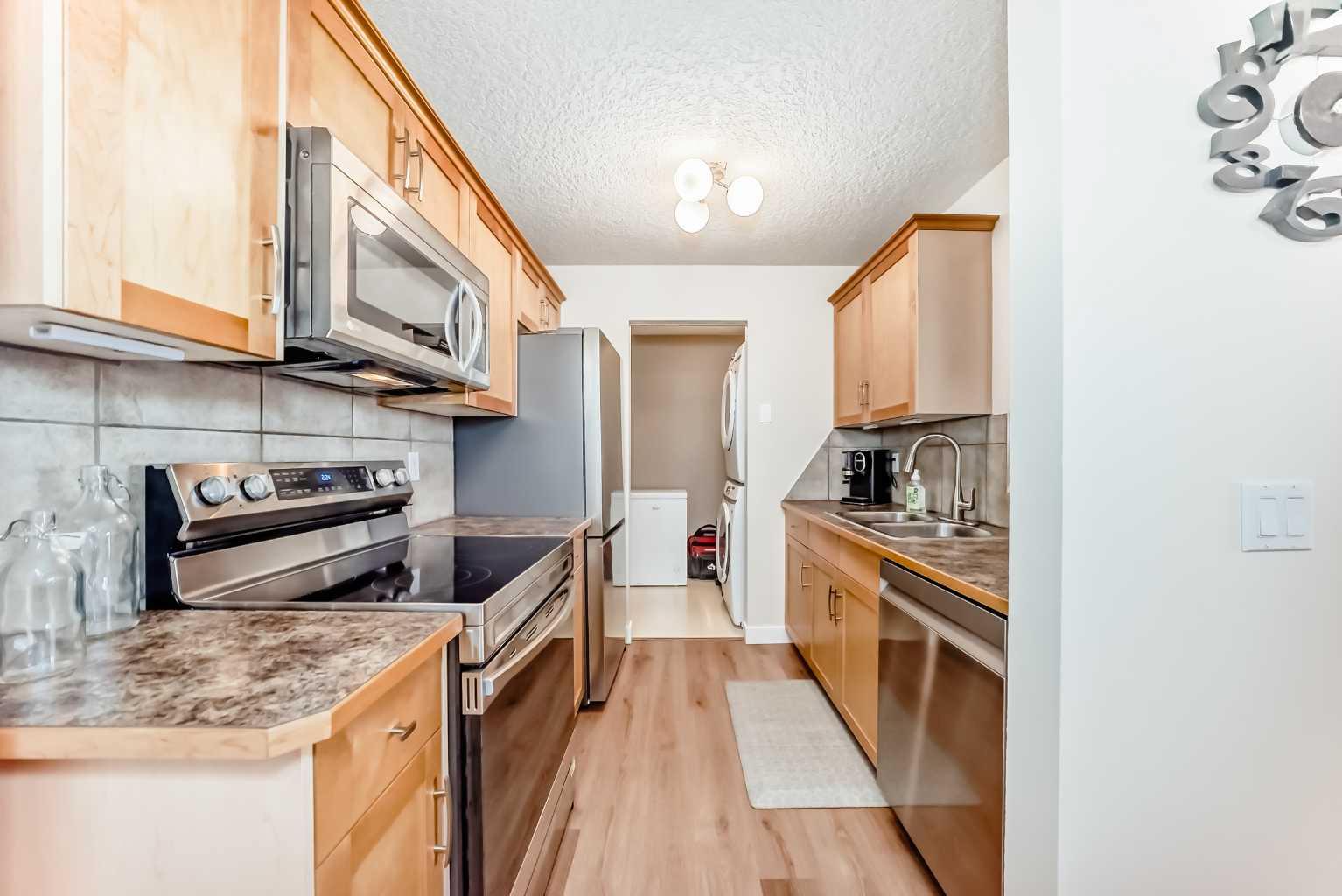 13045 6 Street SW 3207