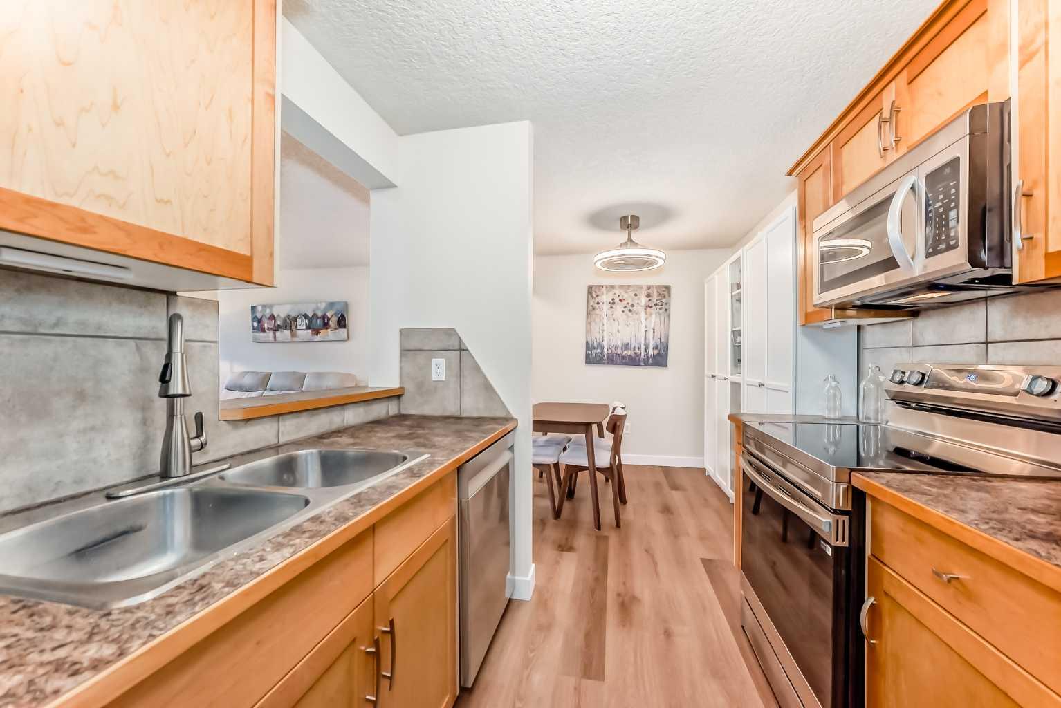 13045 6 Street SW 3207