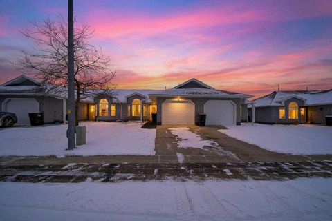 13 Parklane Place Strathmore AB T1P 1K7