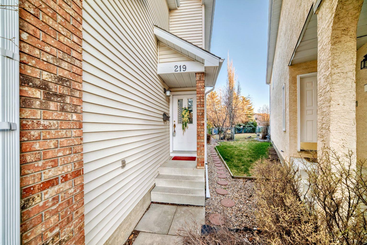 219 Coachway Road SW