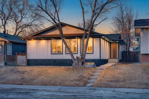 420 Pinegreen Close NE Calgary AB T1Y 1W3