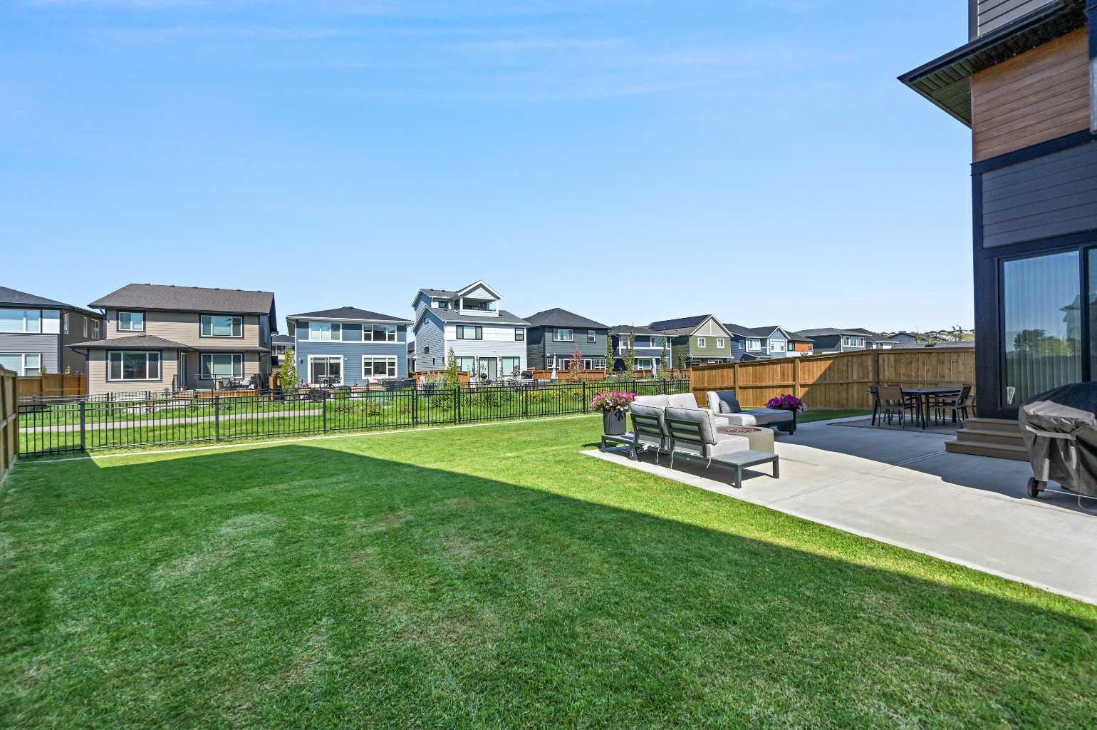 905 Cranbrook Gardens SE