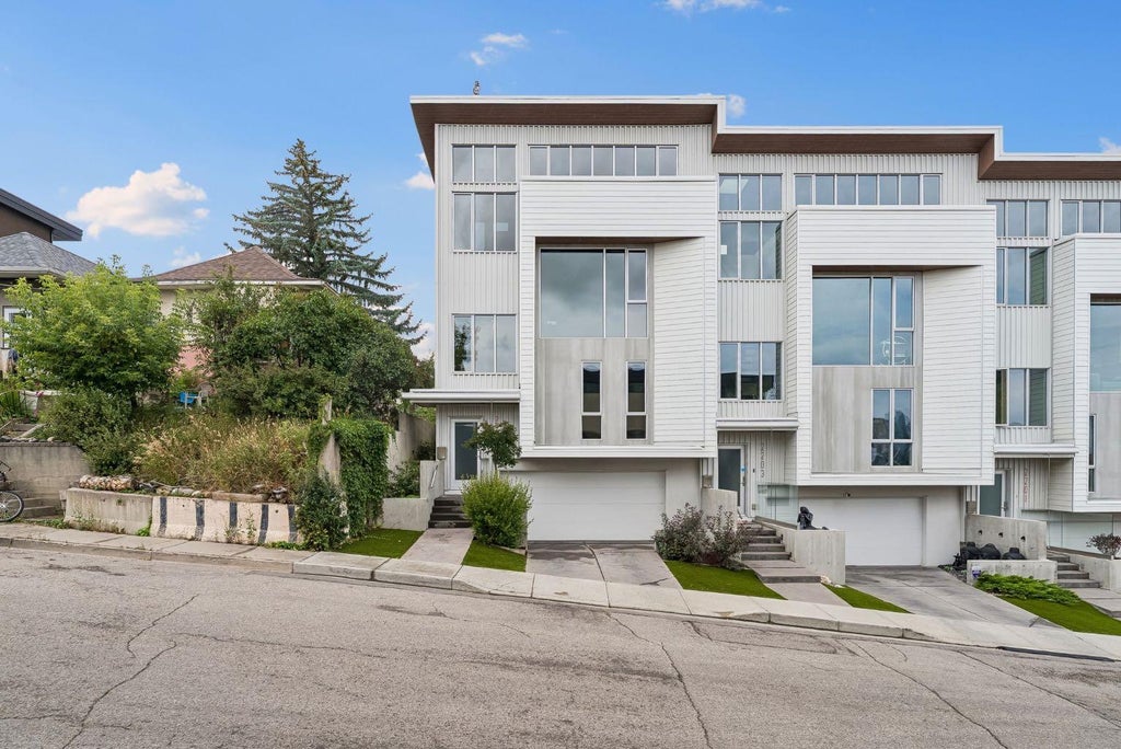 Photo of 2205 17 Street SW, Calgary, AB T2T 4M7 (MLS # A2343197)