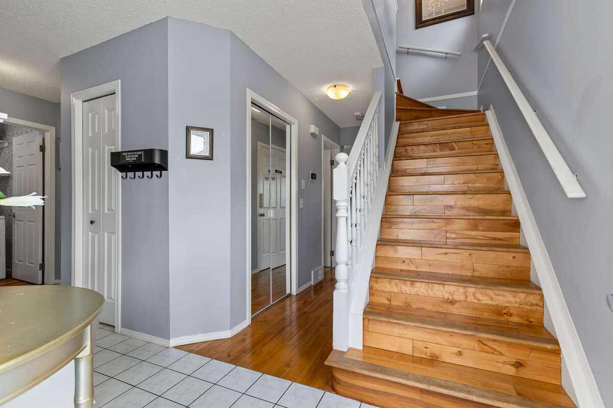 60 Bridlecreek Terrace SW