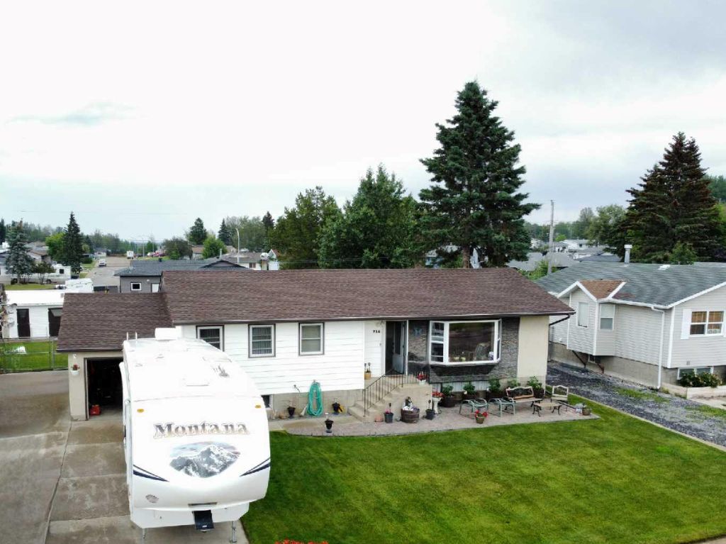 Photo of 716 6 Avenue, Fox Creek, AB T0H 1P0 (MLS # A2314470)