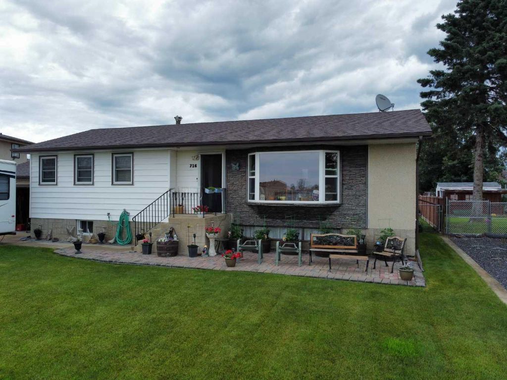 Photo of 716 6 Avenue, Fox Creek, AB T0H 1P0 (MLS # A2314470)