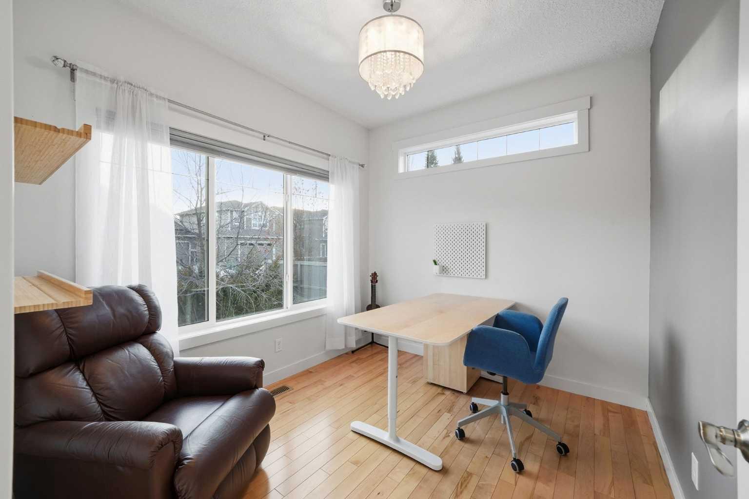 136 Wildrose Crescent