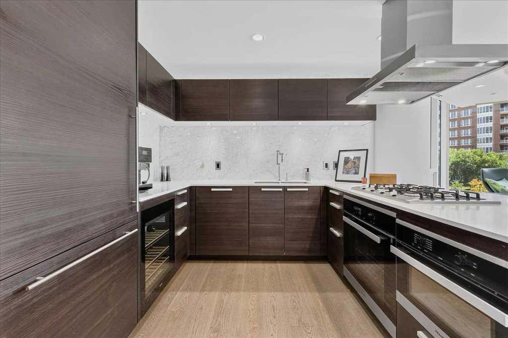 Photo of 738 1 Avenue SW #302, Calgary, AB T2P 5G8 (MLS # A2338672)