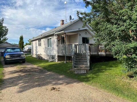 Photo of 5110 60 Avenue, Ponoka, AB T4J 1G1 (MLS # A2326990)