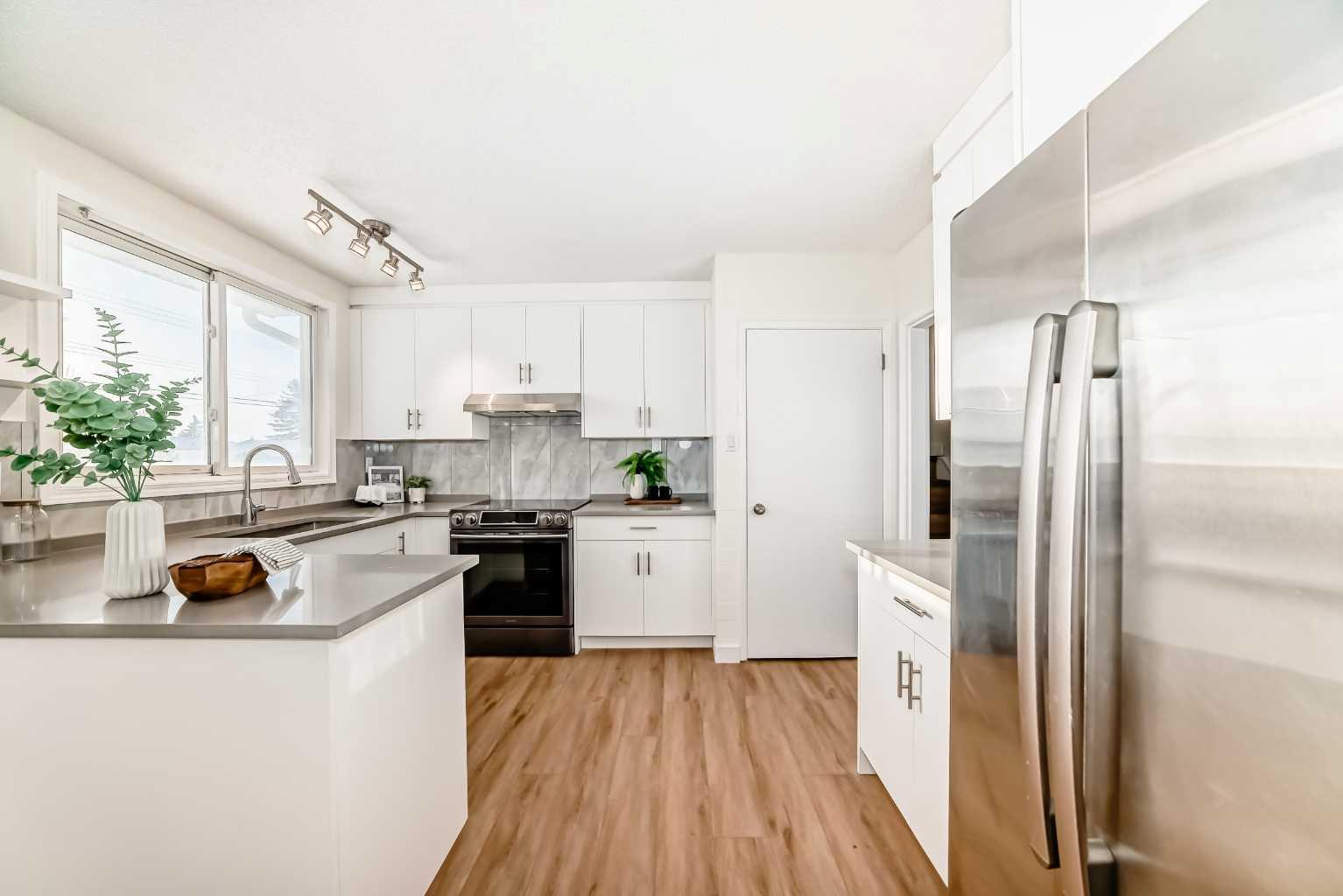 5640 Travis Street NE