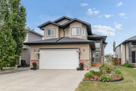 Photo of 38 Lucky Place, Sylvan Lake, AB T4S 0B1 (MLS # A2317451)