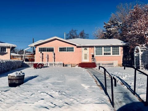 21 Freemont Close Red Deer AB T4N 4Y5