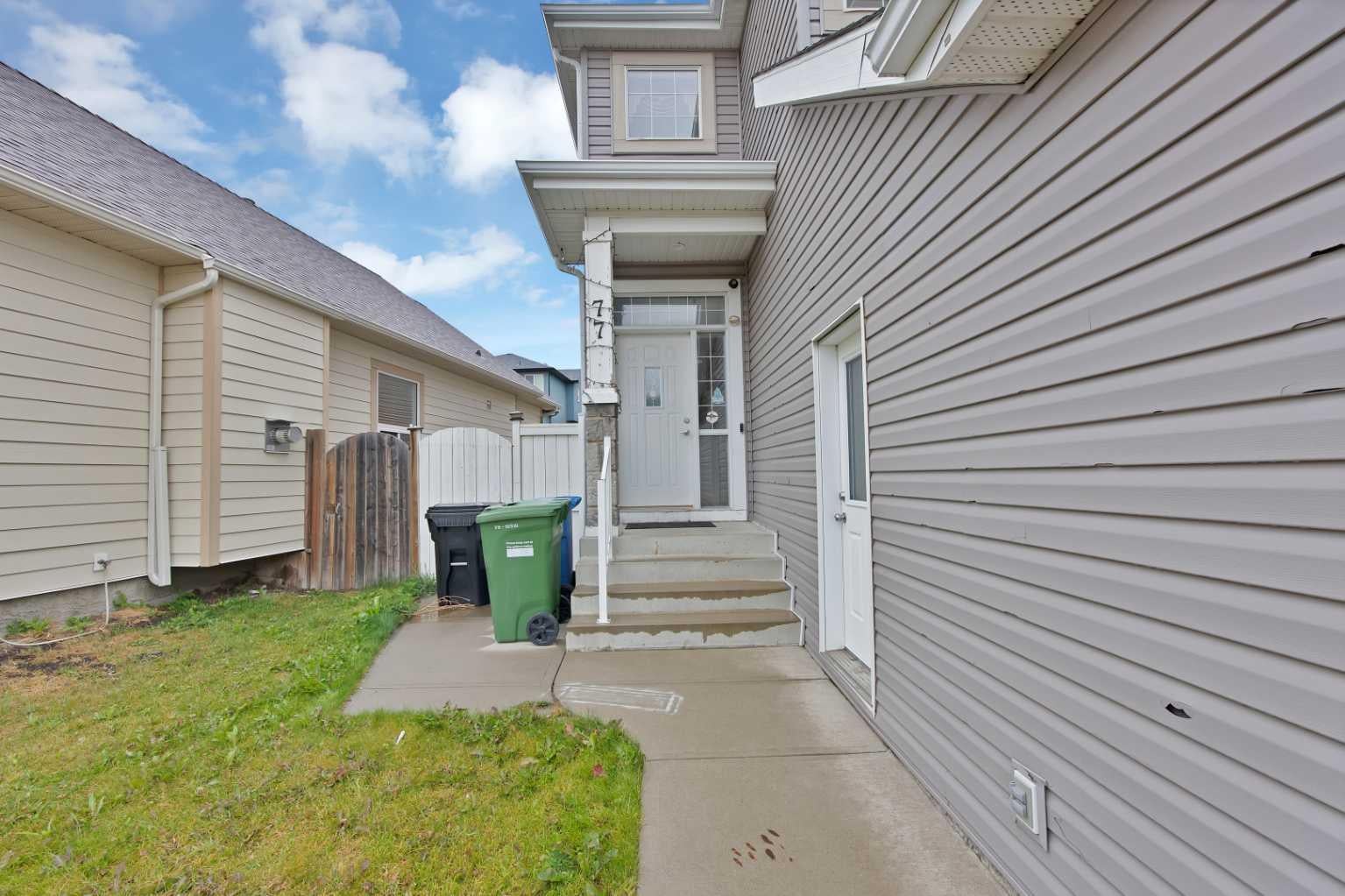 77 Saddleland Drive NE
