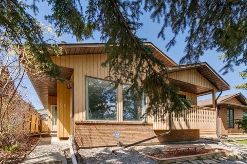 Photo of 60 Bermondsey Court NW, Calgary, AB T3K 1V7 (MLS # A2310617)