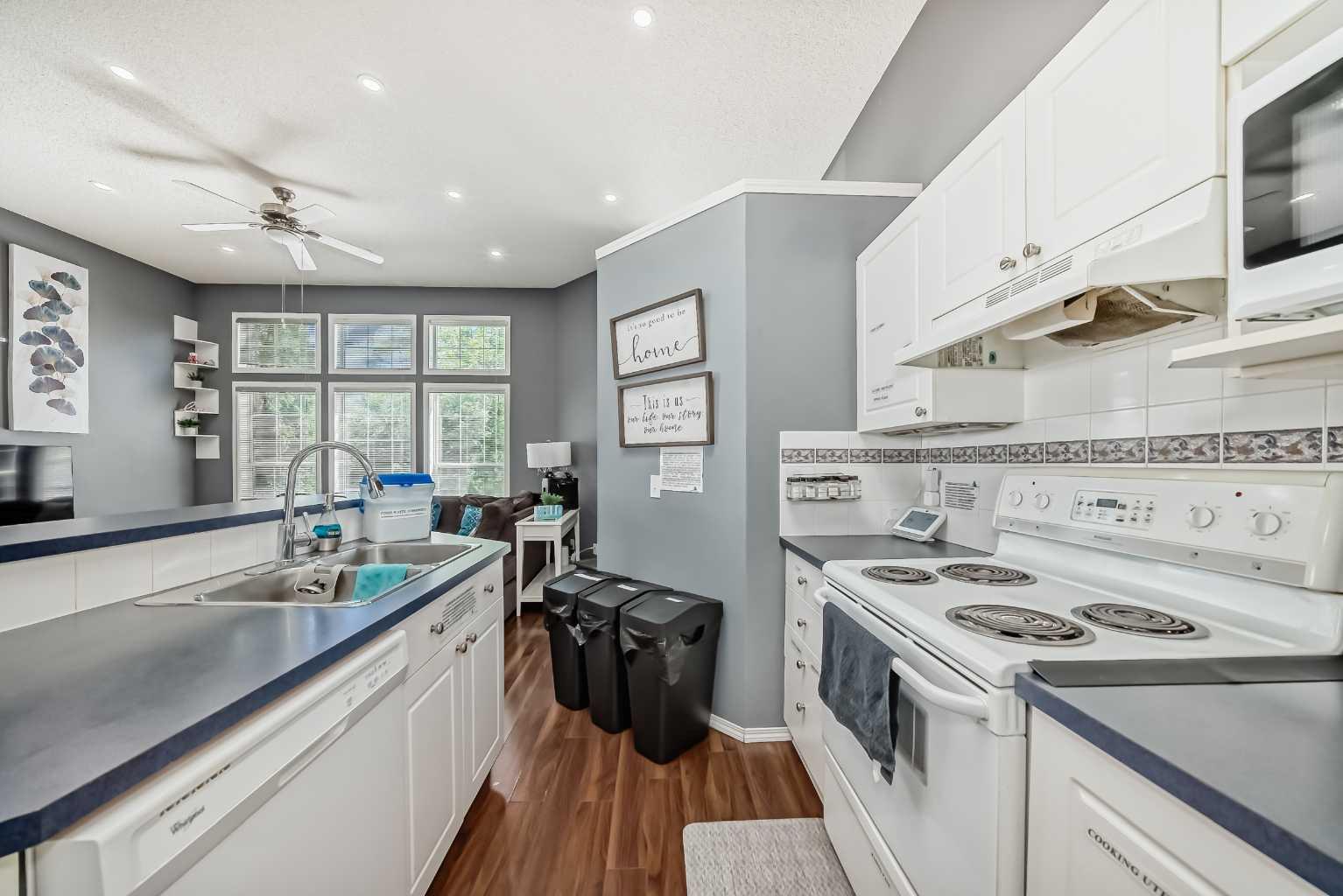 12 Taravista Crescent NE