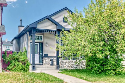 12 Taravista Crescent NE Calgary AB T3J 4N9