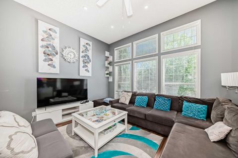 12 Taravista Crescent NE Calgary AB T3J 4N9