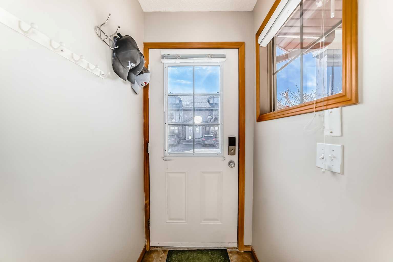 4 Everridge Square SW 203