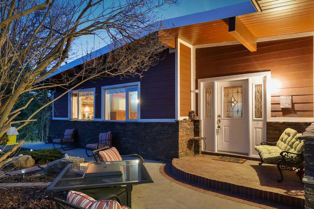 Photo of 71 Artist View Pointe, Rural Rocky View County, AB T3Z 3N3 (MLS # A2283389)