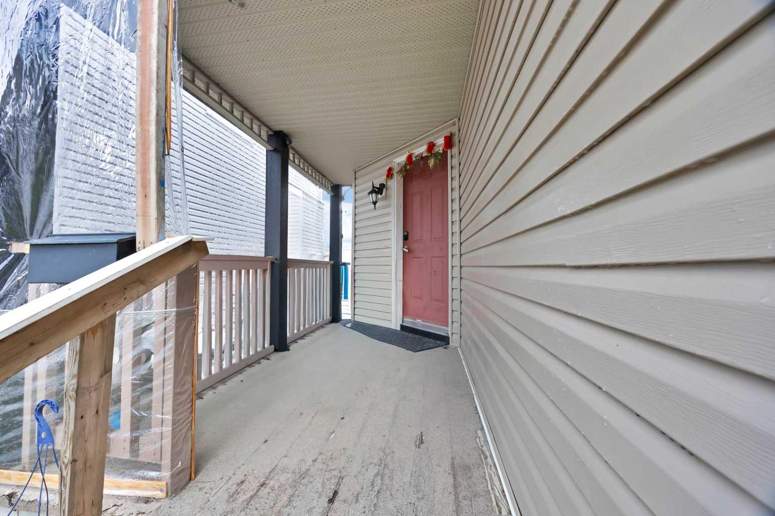 25 Martha's Meadow Place NE