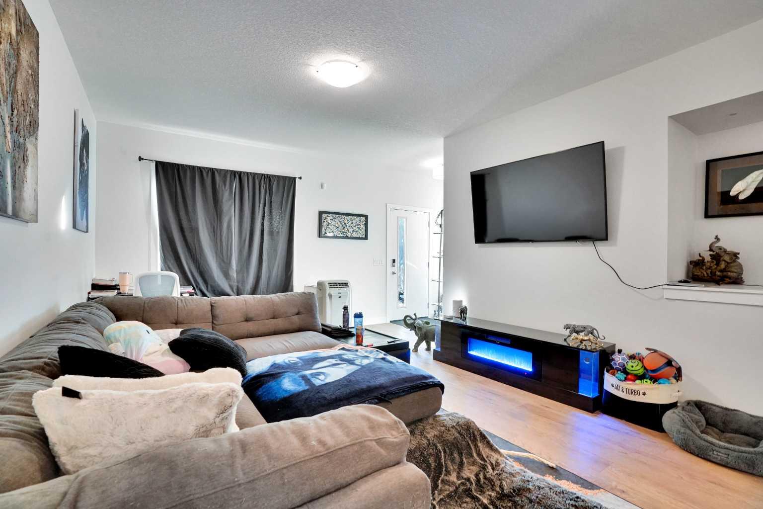 514 Wolf Willow Boulevard SE