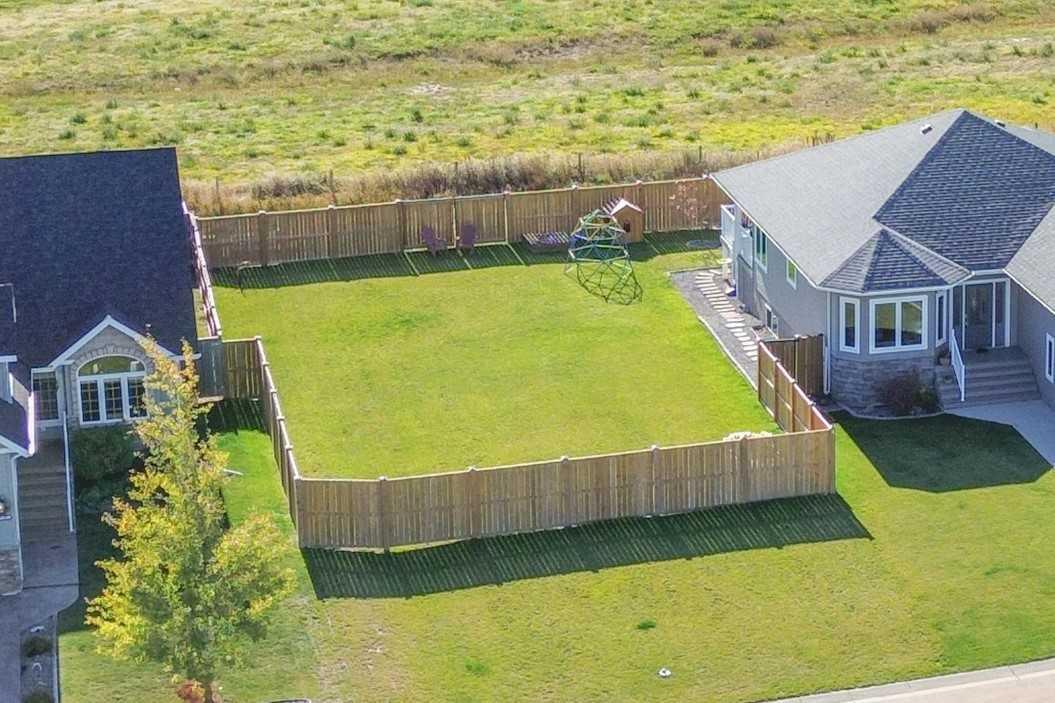 6921 Meadowview Close