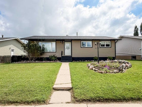 Photo of 4113 60 Street, Stettler, AB T0C 2L1 (MLS # A2330758)
