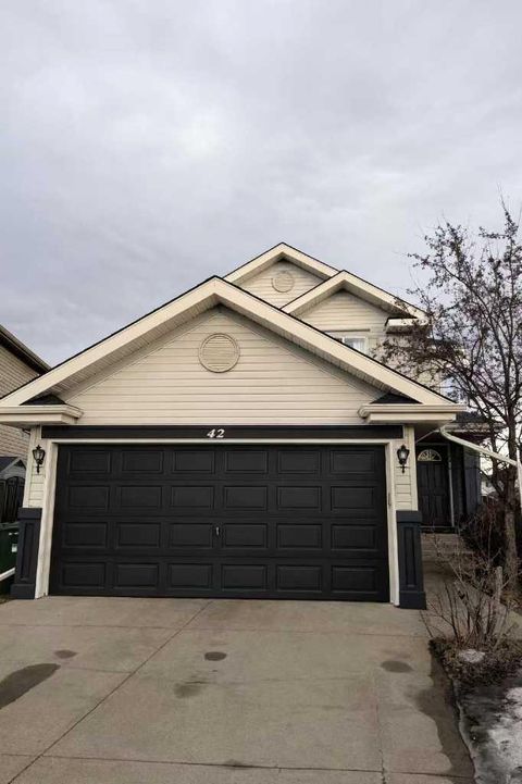 42 Somerside Place SW Calgary AB T2Y 3V3