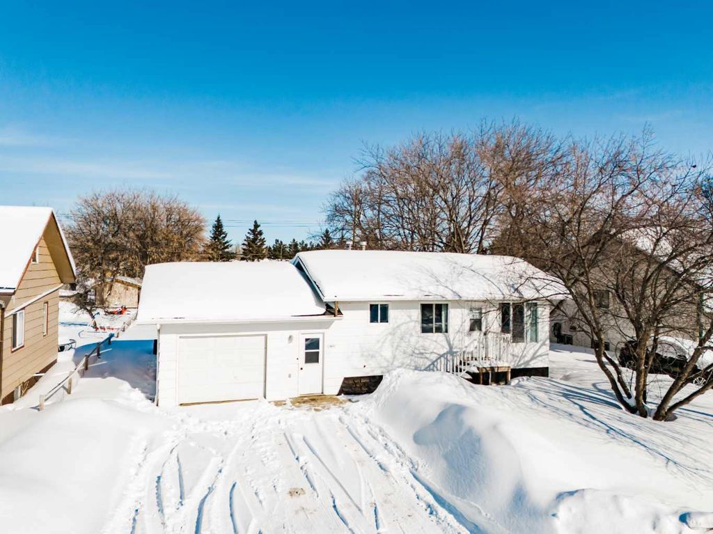 Photo of 10614 102 Avenue, La Crete, AB T0H 2H0 (MLS # A2294583)