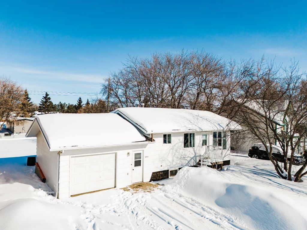 Photo of 10614 102 Avenue, La Crete, AB T0H 2H0 (MLS # A2294583)