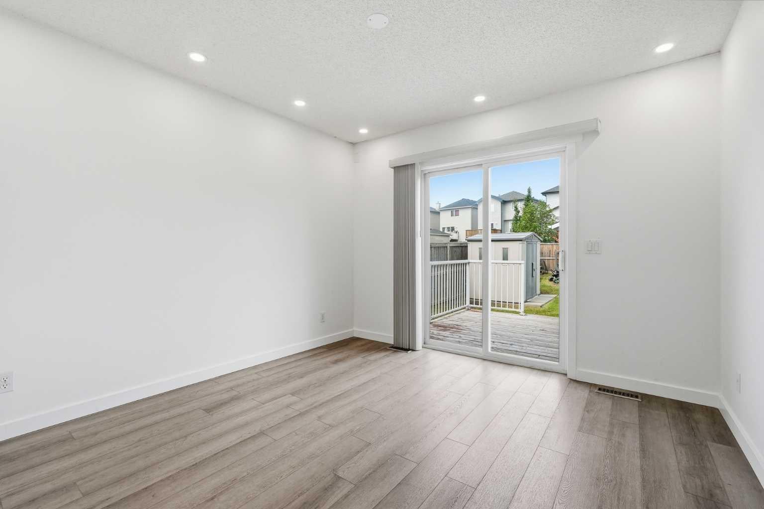 5 Coville Bay NE