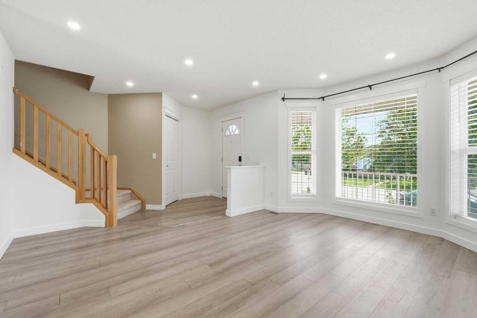 5 Coville Bay NE