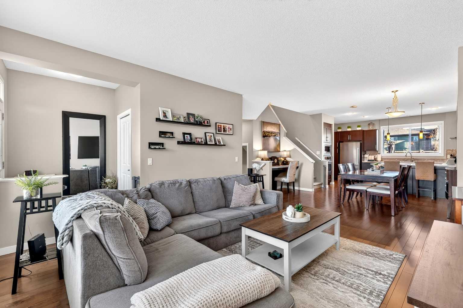 90 Walden Crescent SE