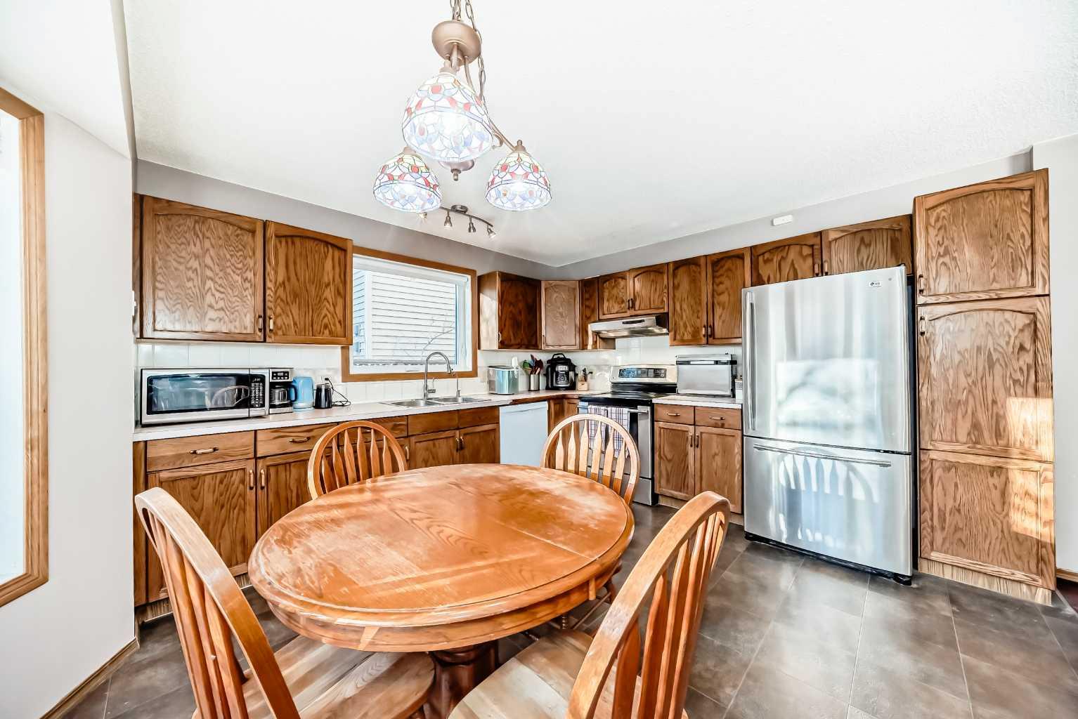 78 Sandringham Way NW